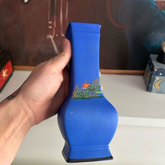 Blue Decorative Vase with Asian Art Design - Picture 4 of 15